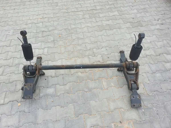 OEM 55563297 Vérin de basculement cabine Iveco Stralis image 2