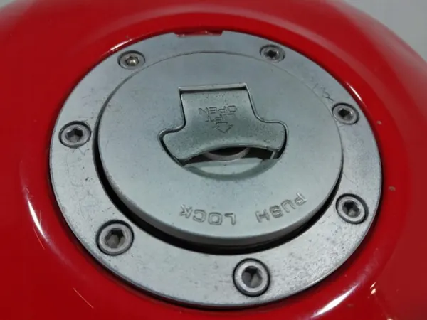 Honda CBR 600 F4 bränsletanklock OEM Lochow-279522-01 image 6
