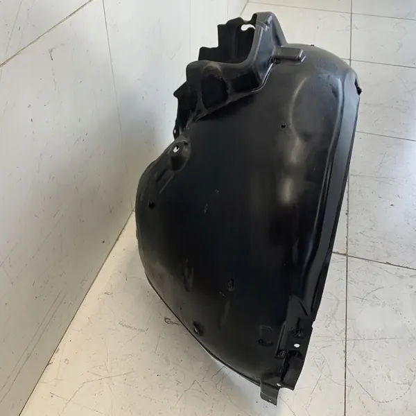 Guardabarros Derecho Audi A4 B9 2016 OEM image 3