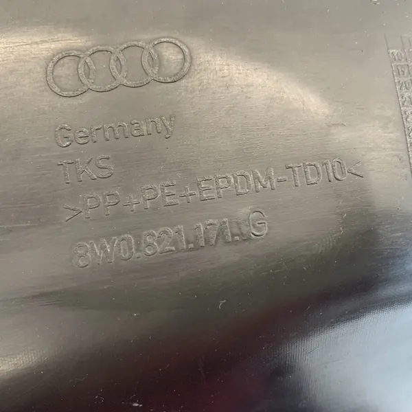 Guardabarros Derecho Audi A4 B9 2016 OEM image 9
