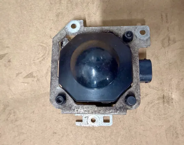 Audi A4 B9 ACC-tutkasensori OEM 8W0907561B Oikea image 2