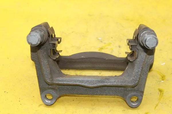 OEM 1983 Suporte de Fixação Traseiro Esquerdo Audi A8 D3 image 3