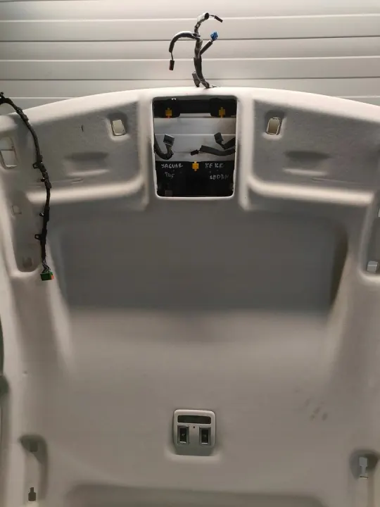 JAGUAR XE SEDAN PODSUFITKA SZYBERDACH OEM image 4