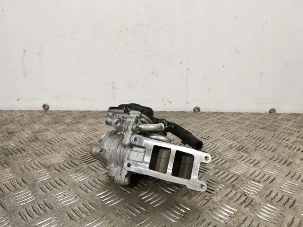 Skoda Superb B8 Kaasutinrunko OEM VS51606160640485 image 2