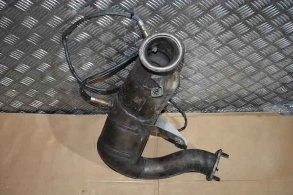 Catalyseur gauche OEM 95B254300 5555 Porsche Macan image 3