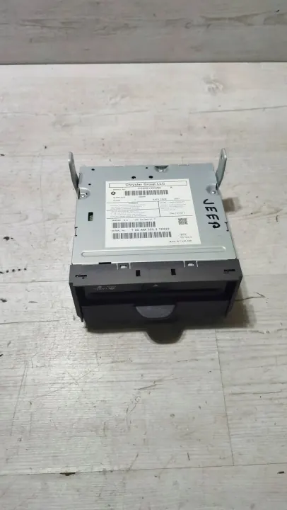 Jeep Cherokee 2015 CD/DVD-Wechsler OEM T00AM3503T0 image 2