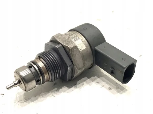 Régulateur Pression Carburant OEM 057130764H Audi A5 8T image 2
