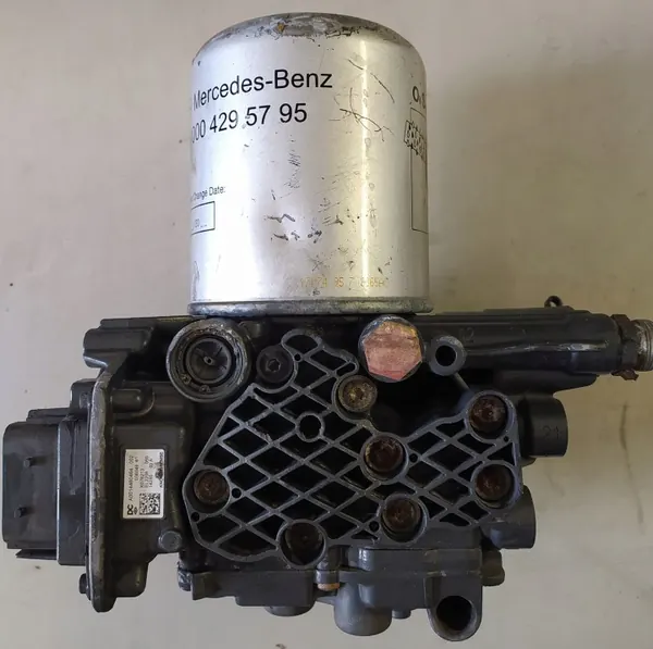 Mercedes Actros MP4 Lufttrockner Basis A0014460464 image 2