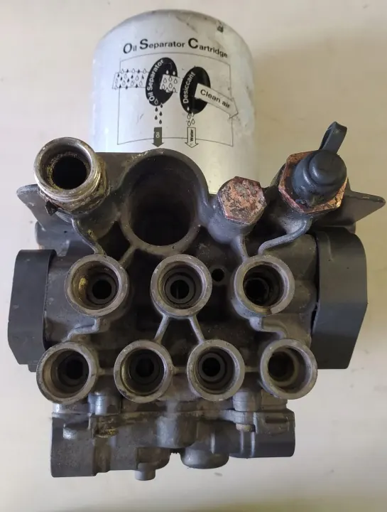 Mercedes Actros MP4 Lufttrockner Basis A0014460464 image 3