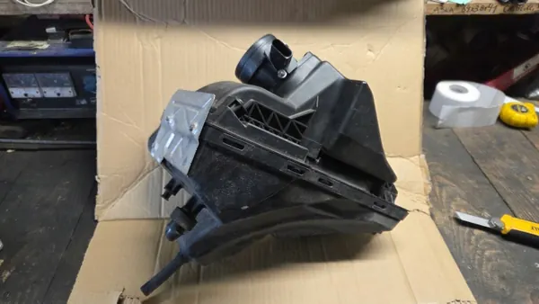 Audi Luchtfilterhuis OEM 8R0133835F voor A4 B8 image 2