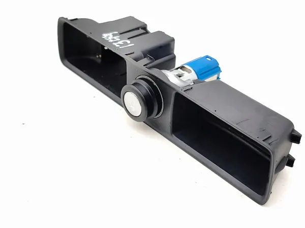Encendedor Audi Q3 2019 OEM 83C863349 image 2