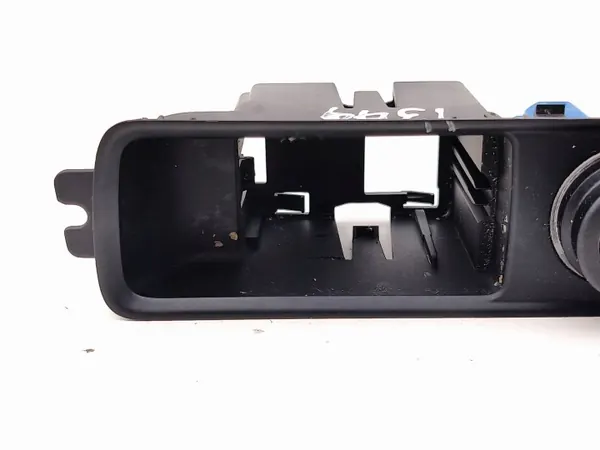 Encendedor Audi Q3 2019 OEM 83C863349 image 5