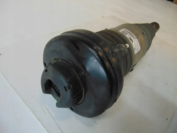 Audi Q8 Fram Luftfjädring OEM 4M4616039N - Begagnad image 4