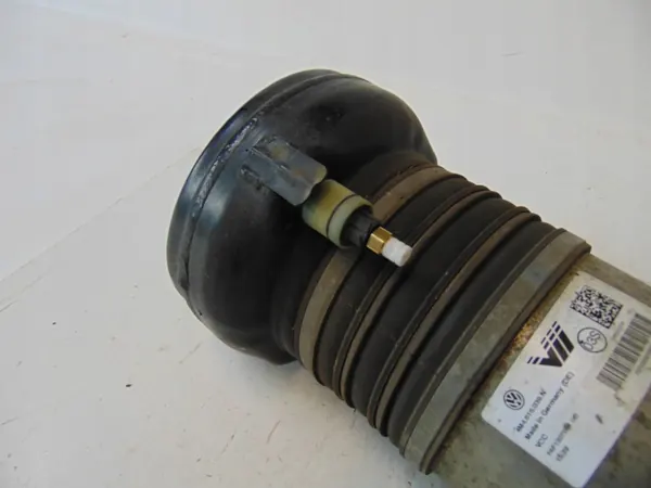 Audi Q8 Fram Luftfjädring OEM 4M4616039N - Begagnad image 6