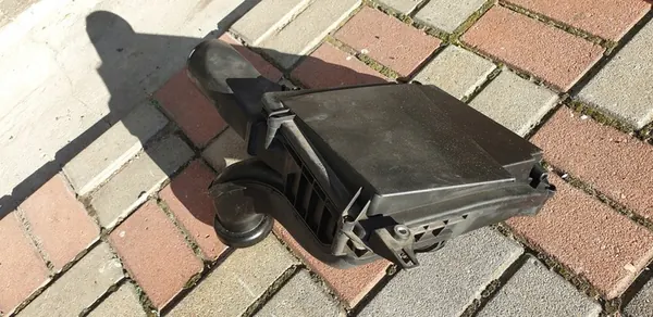 Mercedes-Benz Ilmansuodattimen kotelo image 3