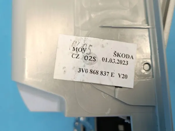 Skoda Superb 3 Kombi Takljus OEM 3V0868837E image 10