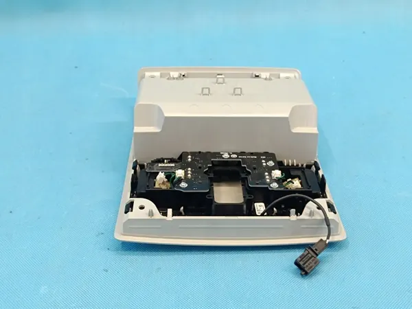 Skoda Superb 3 Kombi Takljus OEM 3V0868837E image 7