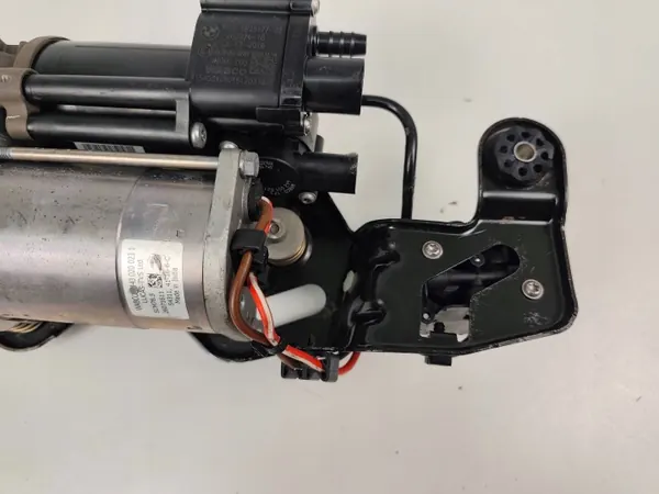 Luftfeder-Kompressor OEM 6875177 für BMW X5 image 5