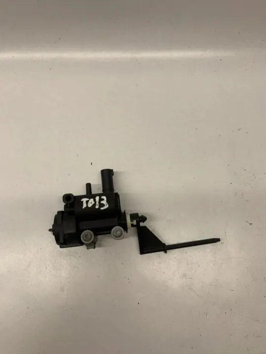 Bouchon de réservoir avec serrure OEM 67116985881 BMW 3 Cabrio image 3