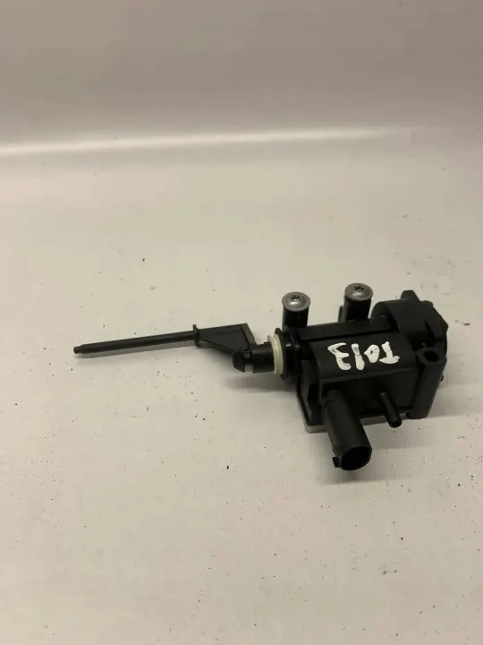 Bouchon de réservoir avec serrure OEM 67116985881 BMW 3 Cabrio image 5