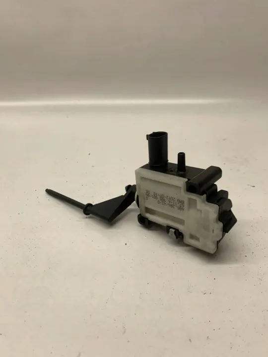Bouchon de réservoir avec serrure OEM 67116985881 BMW 3 Cabrio image 7