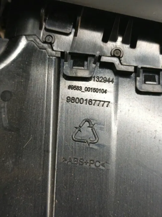 Rejilla de ventilación central OEM 9800167777 Citroen C4 Cactus image 3