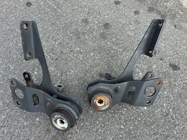 Mercedes Atego E6 Ohjaamon Kääntösarana OEM A9673103158 image 3