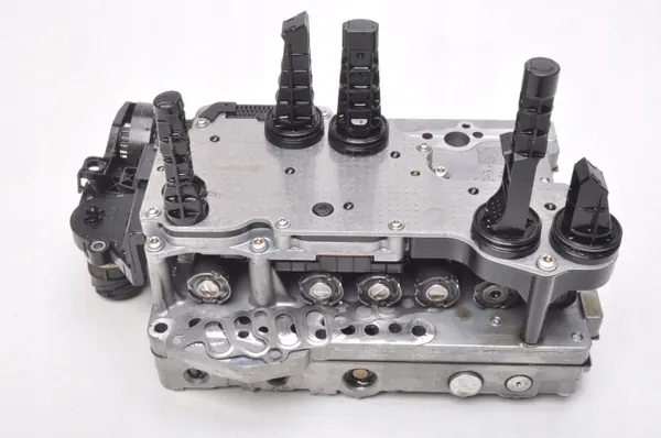 Selector de Marchas Volvo OEM 7M5R-7H035-BA Usado image 2