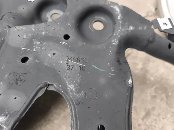 Sous-cadre de suspension avec bras de contrôle Audi A5 A4 image 3