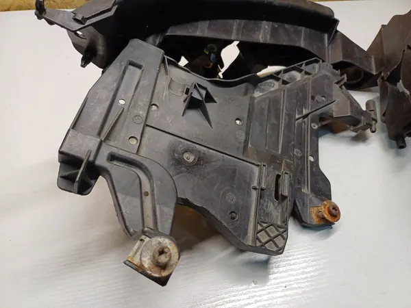 Suporte de Farol Audi A4 B8 OE 8K0805607C image 4