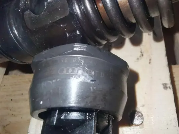 VW Injector OEM 038130073AJ voor Passat B5 1.9L Diesel image 3