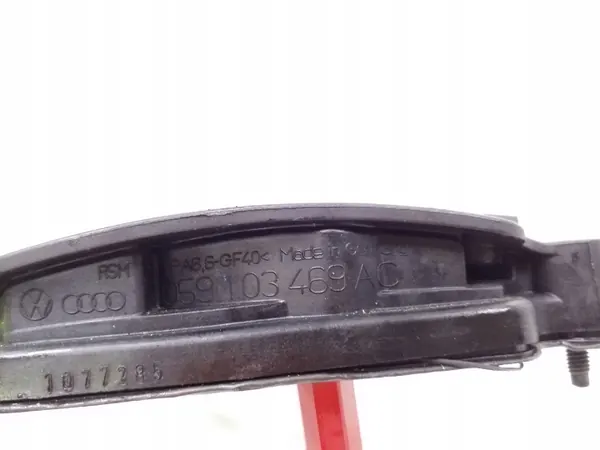 Venttiilikansi OEM 059103469AC Audi A4 2.7L Diesel image 3