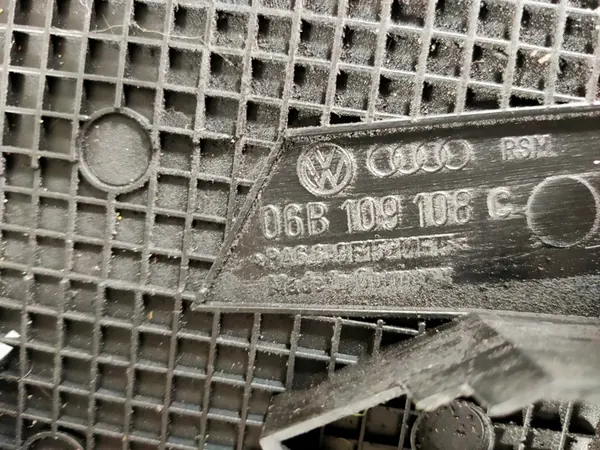 Cache de courroie de distribution Skoda Superb B5 06B109108C image 2