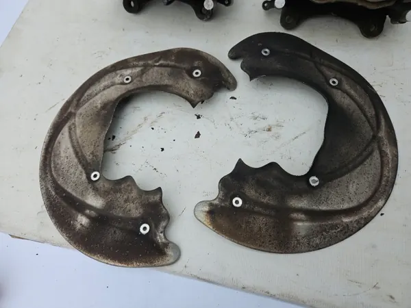 OEM 8W05BK 8W06BK Frambromsok Audi A4 B9 image 10
