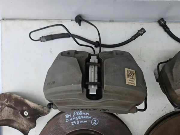 OEM 8W05BK 8W06BK Frambromsok Audi A4 B9 image 4