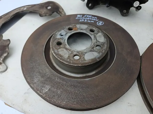 OEM 8W05BK 8W06BK Frambromsok Audi A4 B9 image 6