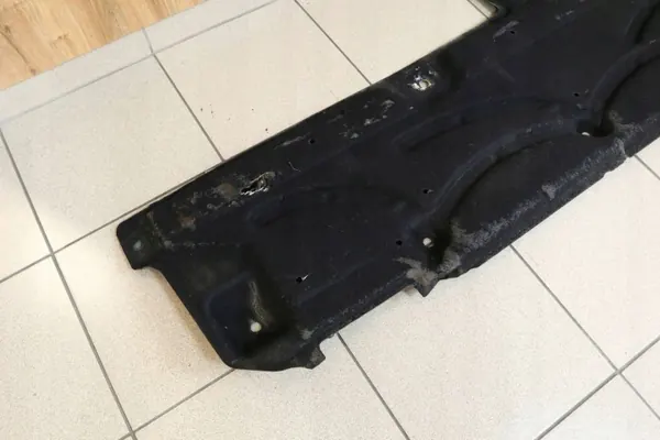 OEM A2126805008 Escudo direito subchassis Mercedes Classe E image 3