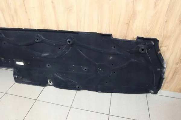 OEM A2126805008 Escudo direito subchassis Mercedes Classe E image 6
