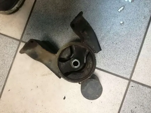 Supporto motore - Kia Ceed I 1.6 06-12 image 6