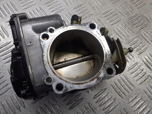 Corpo de borboleta Audi A6 C5 2.4 V6 OEM 078133063AG image 2