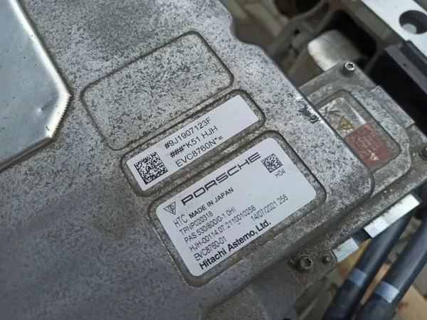 Porsche Taycan 4S Bakdrivning Motor OEM Begagnad 25 000 km image 6