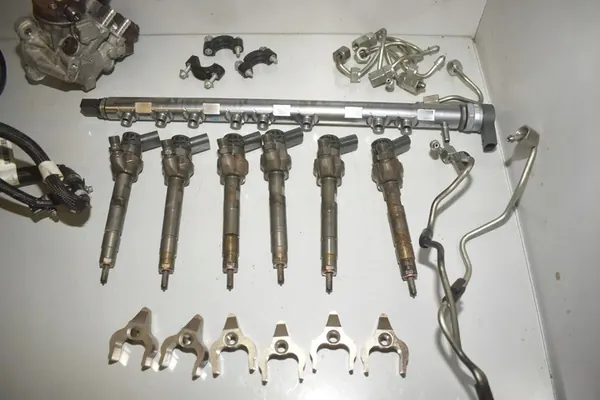 BMW 3 F31 330d Brandstofinjectieset OEM 7823463 image 3