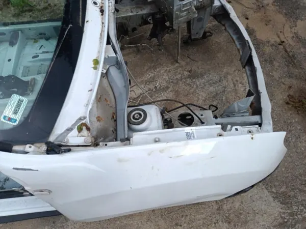 Dacia Duster I Viertel Schweller Rechts OEM 23092/Wrakowisko image 3