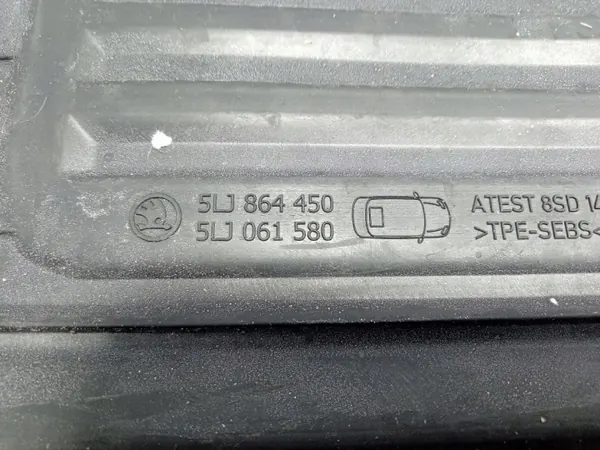 Skoda Elroq Gummimatten Set OEM 5LJ061500A image 9