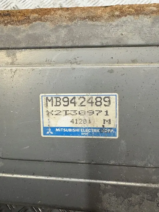 Controlador de computadora Mitsubishi Pajero II MB942489 image 4