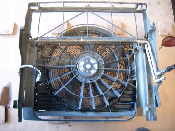 BMW X5 E53 Kylarrubrik 6454 6921381 + Spjäll - Fungerande image 5