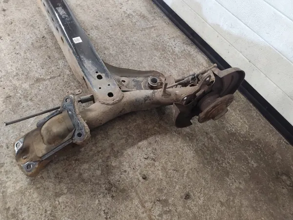 Traversa sospensione posteriore Skoda Octavia 3 5Q0501049AD image 2