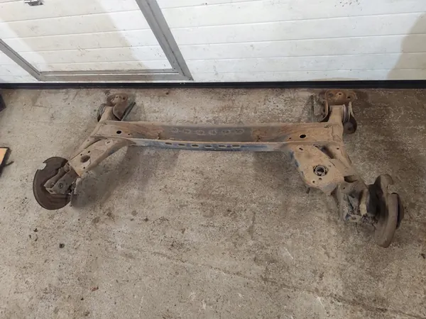 Traversa sospensione posteriore Skoda Octavia 3 5Q0501049AD image 5