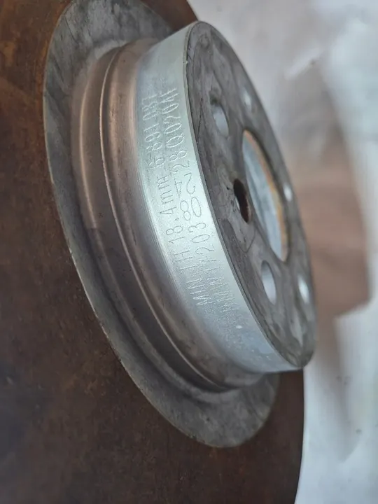 Voorremschijven Mercedes SL55 SL500 R230 AMG A2304210712 image 3