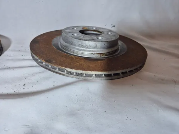 Voorremschijven Mercedes SL55 SL500 R230 AMG A2304210712 image 4